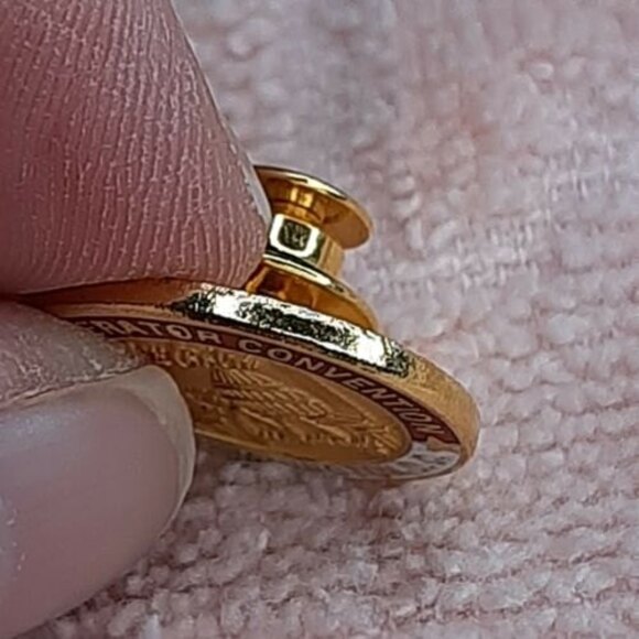 vtg 1988 McDonald's Coca-Cola Owner Operator Convention Washington DC lapel pin - Picture 4 of 7